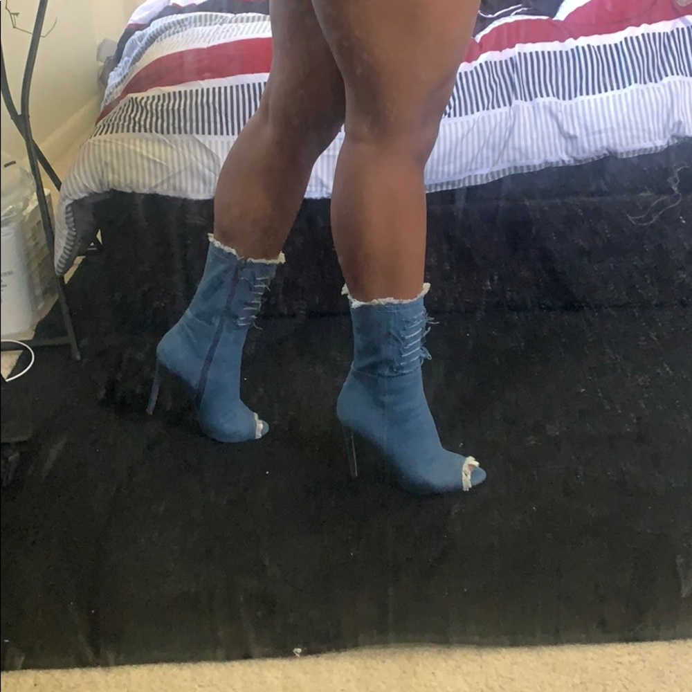 Heels - Picture 2 of 2